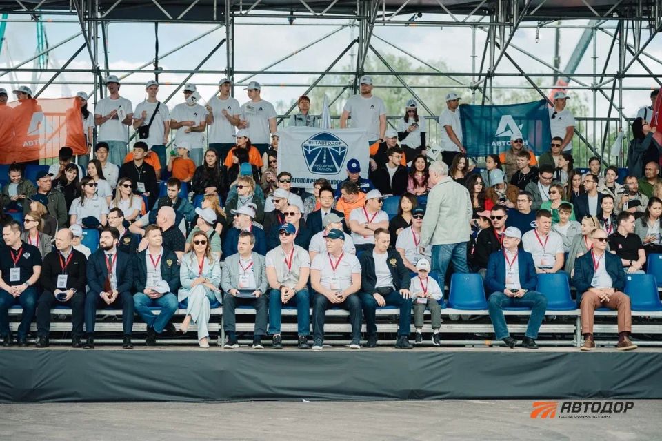 В Подмосковье определили лучших механизаторов дорожно-строительной отрасли В Подмосковье определили лучших механизаторов дорожно-строительной отрасли