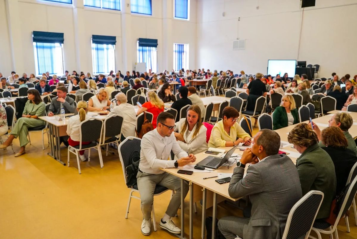 Путь в IT: более 200 педагогов региона обсудили в Химках развитие профильного образования Путь в IT: более 200 педагогов региона обсудили в Химках развитие профильного образования