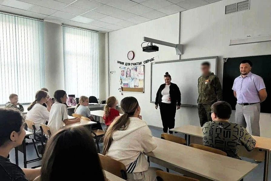 Диалог поколений: Юные мытищинцы встретились с участником СВО Диалог поколений: Юные мытищинцы встретились с участником СВО