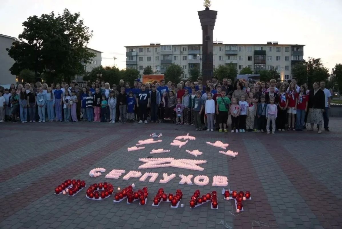 В канун Дня памяти и скорби в Серпухове зажглись «Огненные картины войны», а в Протвино прошла акция «Свеча памяти» В канун Дня памяти и скорби в Серпухове зажглись «Огненные картины войны», а в Протвино прошла акция «Свеча памяти»