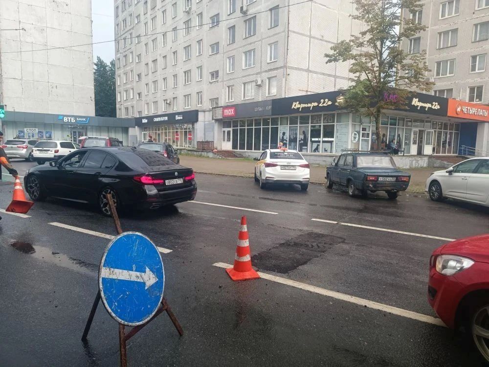 Сегодня, 22 июня, сотрудники предприятия «Автобытдор» проведут ямочный ремонт на дорогах и дворовых территориях по следующим адресам: Сегодня, 22 июня, сотрудники предприятия «Автобытдор» проведут ямочный ремонт на дорогах и дворовых территориях по следующим адресам: