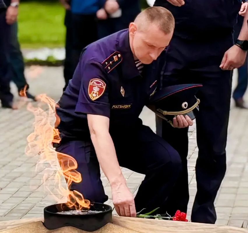 Росгвардейцы подмосковного главка Росгвардии приняли участие в митингах, посвященных Дню памяти и скорби Росгвардейцы подмосковного главка Росгвардии приняли участие в митингах, посвященных Дню памяти и скорби