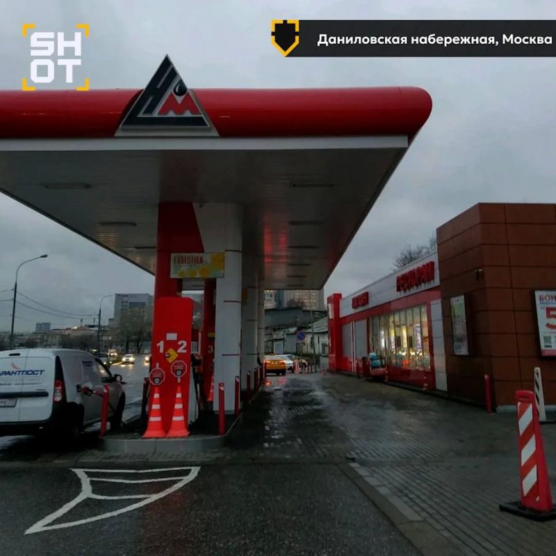 У владельца АЗС «Нефтьмагистраль», где бензин стоит уже почти 110 за литр, обнаружена недвижимость на 3 миллиарда рублей У владельца АЗС «Нефтьмагистраль», где бензин стоит уже почти 110 за литр, обнаружена недвижимость на 3 миллиарда рублей