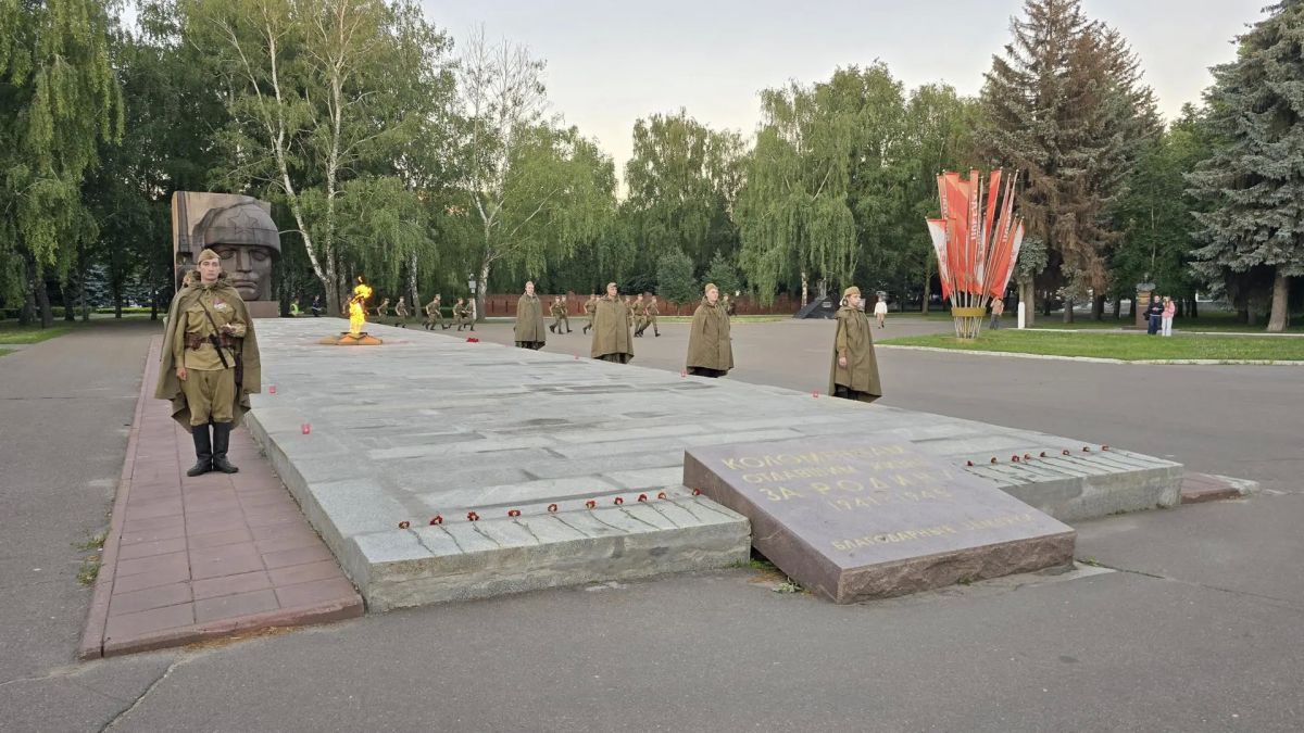 Международная акция «Свеча памяти» прошла в Мемориальном парке Коломны накануне Дня памяти и скорби Международная акция «Свеча памяти» прошла в Мемориальном парке Коломны накануне Дня памяти и скорби