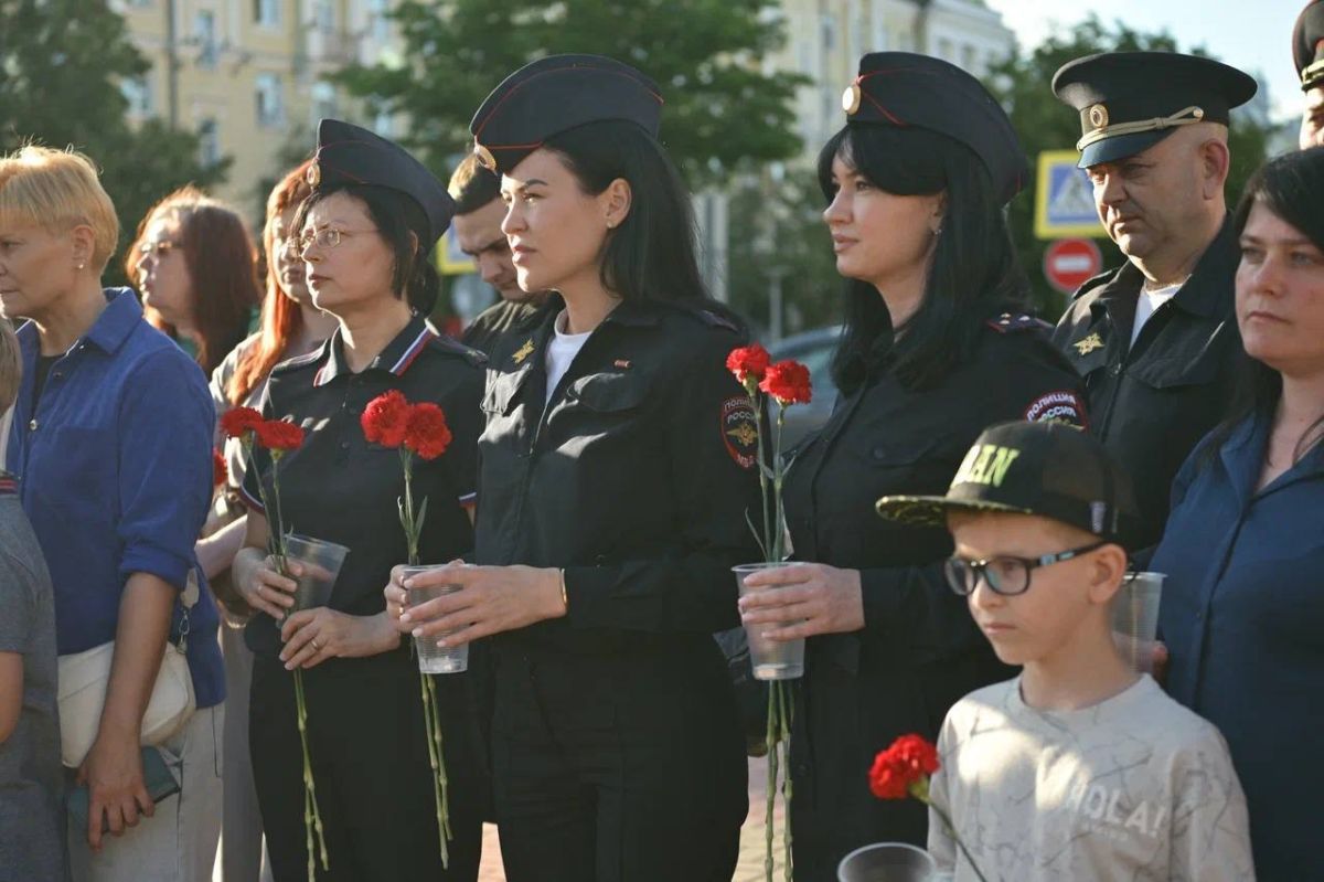 В День памяти и скорби, знаменующий 85-ю годовщину начала Великой Отечественной войны, на Площади Славы в Балашихе прошло торжественное мемориальное мероприятие В День памяти и скорби, знаменующий 85-ю годовщину начала Великой Отечественной войны, на Площади Славы в Балашихе прошло торжественное мемориальное мероприятие