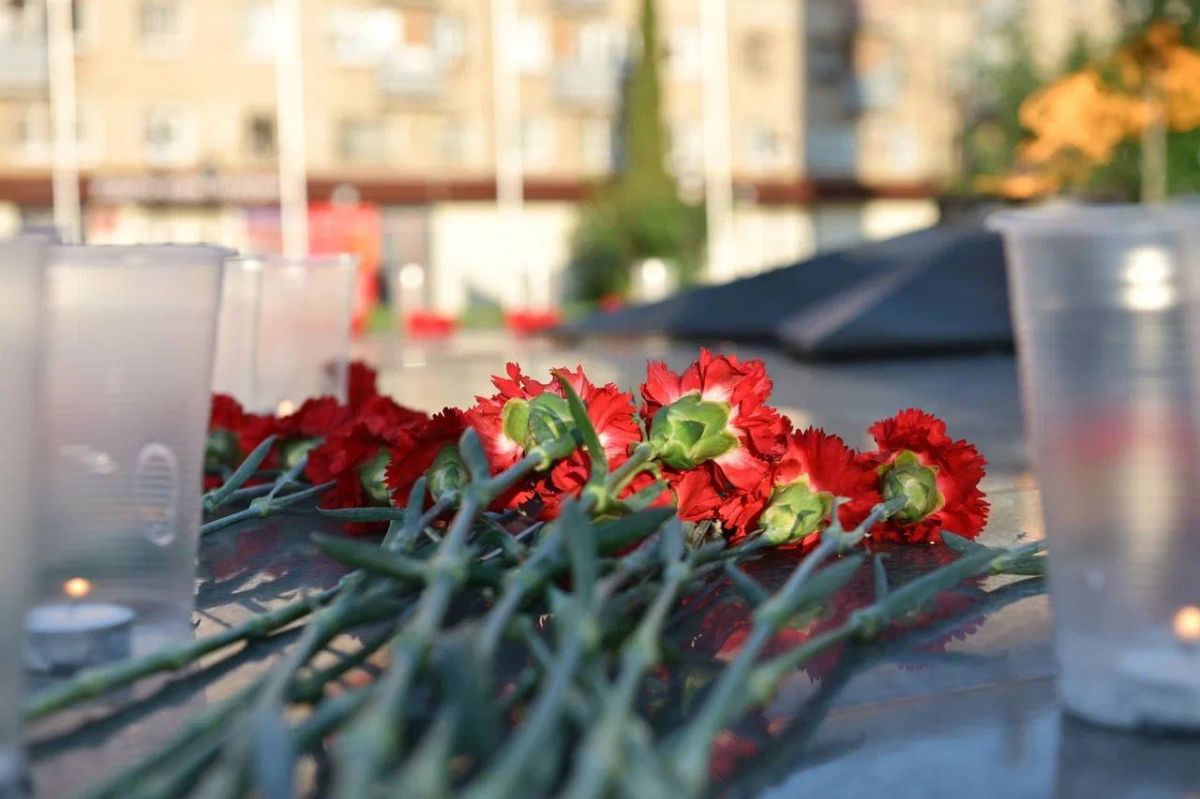 В День памяти и скорби, знаменующий 85-ю годовщину начала Великой Отечественной войны, на Площади Славы в Балашихе прошло торжественное мемориальное мероприятие В День памяти и скорби, знаменующий 85-ю годовщину начала Великой Отечественной войны, на Площади Славы в Балашихе прошло торжественное мемориальное мероприятие
