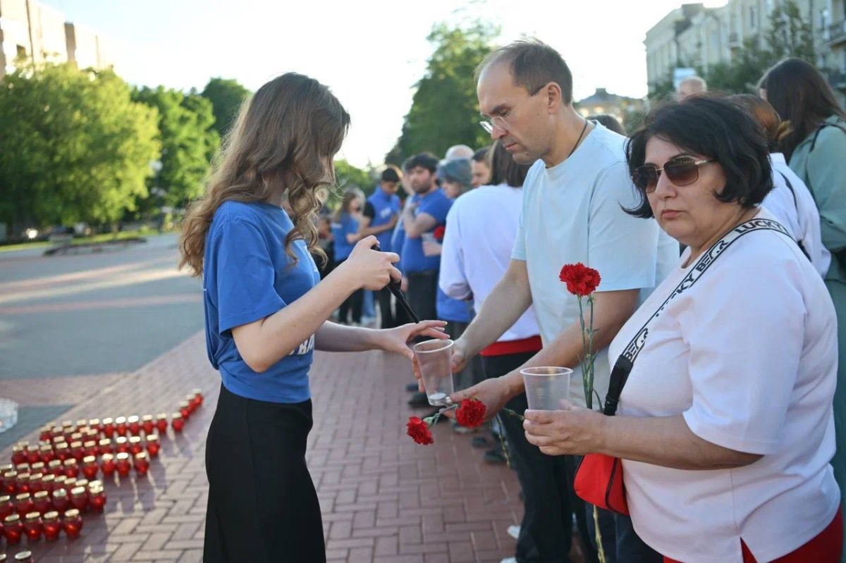 В День памяти и скорби, знаменующий 85-ю годовщину начала Великой Отечественной войны, на Площади Славы в Балашихе прошло торжественное мемориальное мероприятие В День памяти и скорби, знаменующий 85-ю годовщину начала Великой Отечественной войны, на Площади Славы в Балашихе прошло торжественное мемориальное мероприятие