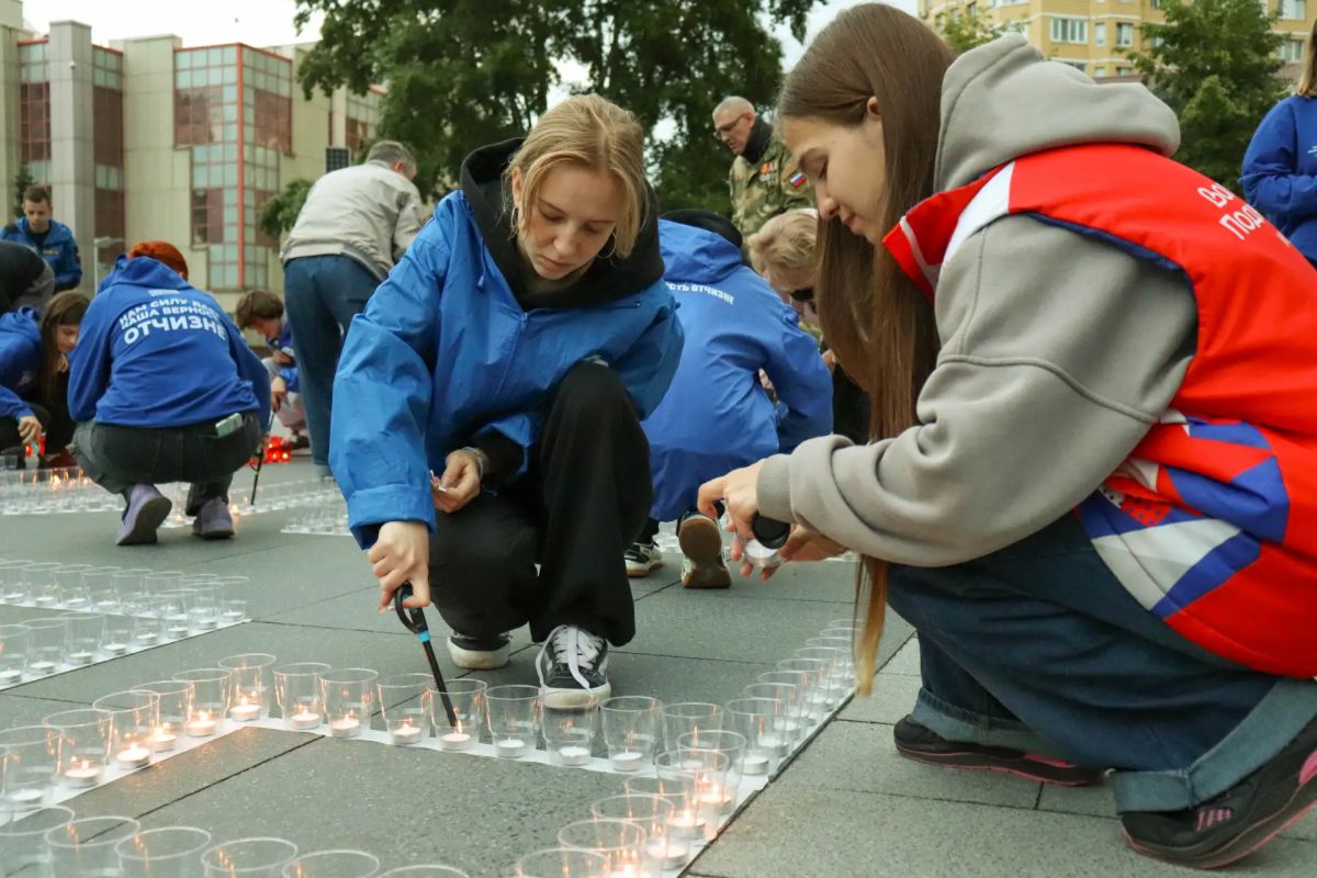 Ровно 85 лет назад началась Великая Отечественная война, которая продолжалась 1418 дней и унесла жизни более 27 миллионов советских граждан… Ровно 85 лет назад началась Великая Отечественная война, которая продолжалась 1418 дней и унесла жизни более 27 миллионов советских граждан…