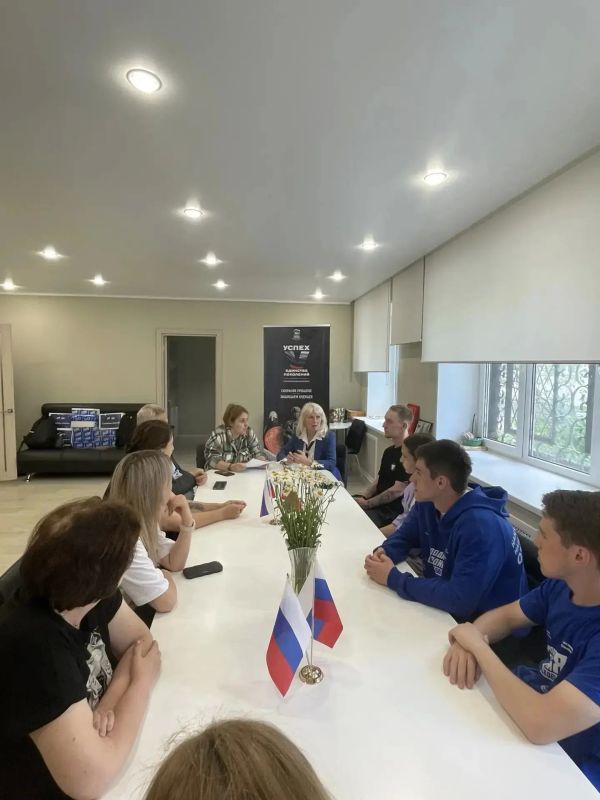 В Едином центре поддержки участников СВО и их семей прошла трогательная встреча с бойцом с позывным «Пазл» В Едином центре поддержки участников СВО и их семей прошла трогательная встреча с бойцом с позывным «Пазл»