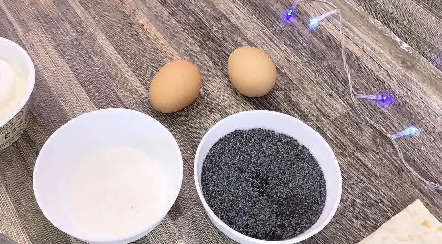 Маковая симфония: как приготовить рулет из лаваша, который покорит всех