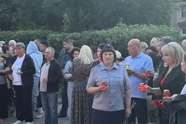Сотрудники ГУФСИН почтили память павших в Великой Отечественной войне в День памяти и скорби Сотрудники ГУФСИН почтили память павших в Великой Отечественной войне в День памяти и скорби