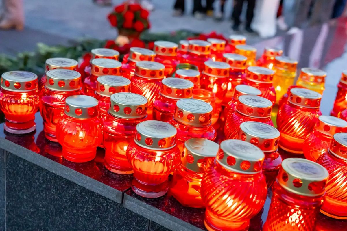 По всему округу при поддержке Единой России прошла акция «Свеча памяти» По всему округу при поддержке Единой России прошла акция «Свеча памяти»