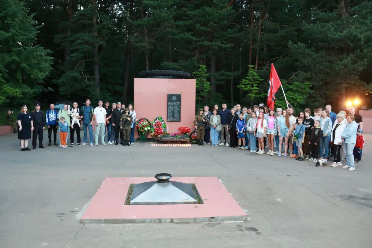 В канун Дня памяти и скорби в Серпухове зажглись «Огненные картины войны», а в Протвино прошла акция «Свеча памяти» В канун Дня памяти и скорби в Серпухове зажглись «Огненные картины войны», а в Протвино прошла акция «Свеча памяти»