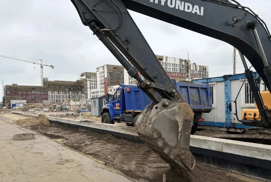В Балашихе начали устраивать дорожную одежду на реконструируемой улице Струве В Балашихе начали устраивать дорожную одежду на реконструируемой улице Струве