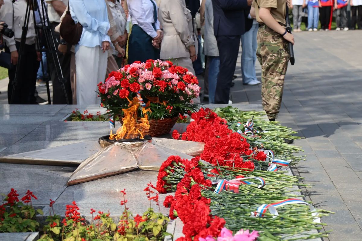 Сергей Мужальских: В сквере имени Героя Советского Союза В.Ф. Полякова принял участие в торжественной церемонии возложения цветов, посвящённой Дню памяти и скорби — дню начала Великой Отечественной войны Сергей Мужальских: В сквере имени Героя Советского Союза В.Ф. Полякова принял участие в торжественной церемонии возложения цветов, посвящённой Дню памяти и скорби — дню начала Великой Отечественной войны