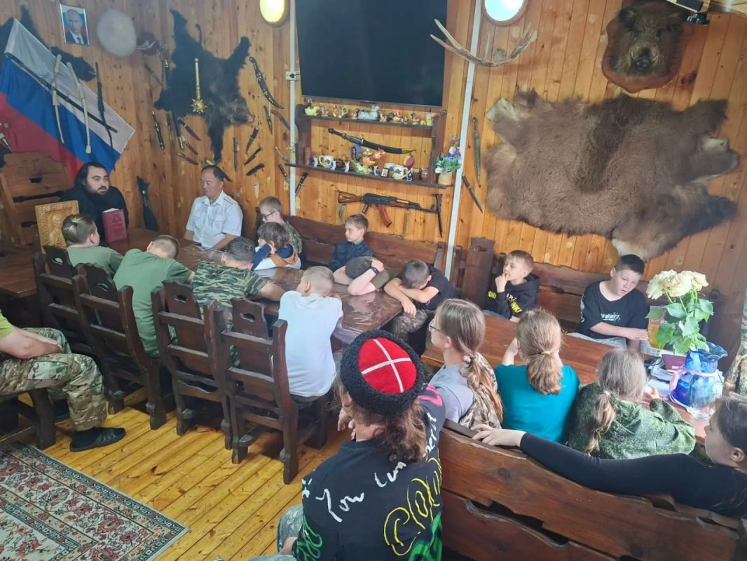 В Богородском округе завершился шестой поток военно-полевых сборов «Казачьи Послушания» В Богородском округе завершился шестой поток военно-полевых сборов «Казачьи Послушания»