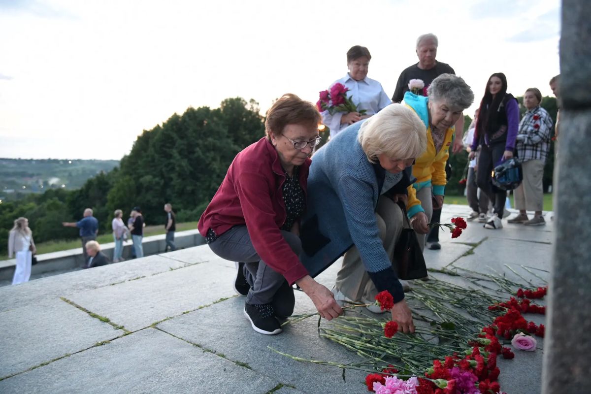 В канун Дня памяти и скорби, мы собрались на Перемиловской высоте В канун Дня памяти и скорби, мы собрались на Перемиловской высоте