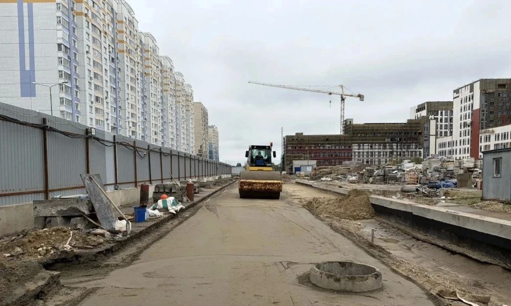 В Балашихе начали устраивать дорожную одежду на реконструируемой улице Струве В Балашихе начали устраивать дорожную одежду на реконструируемой улице Струве