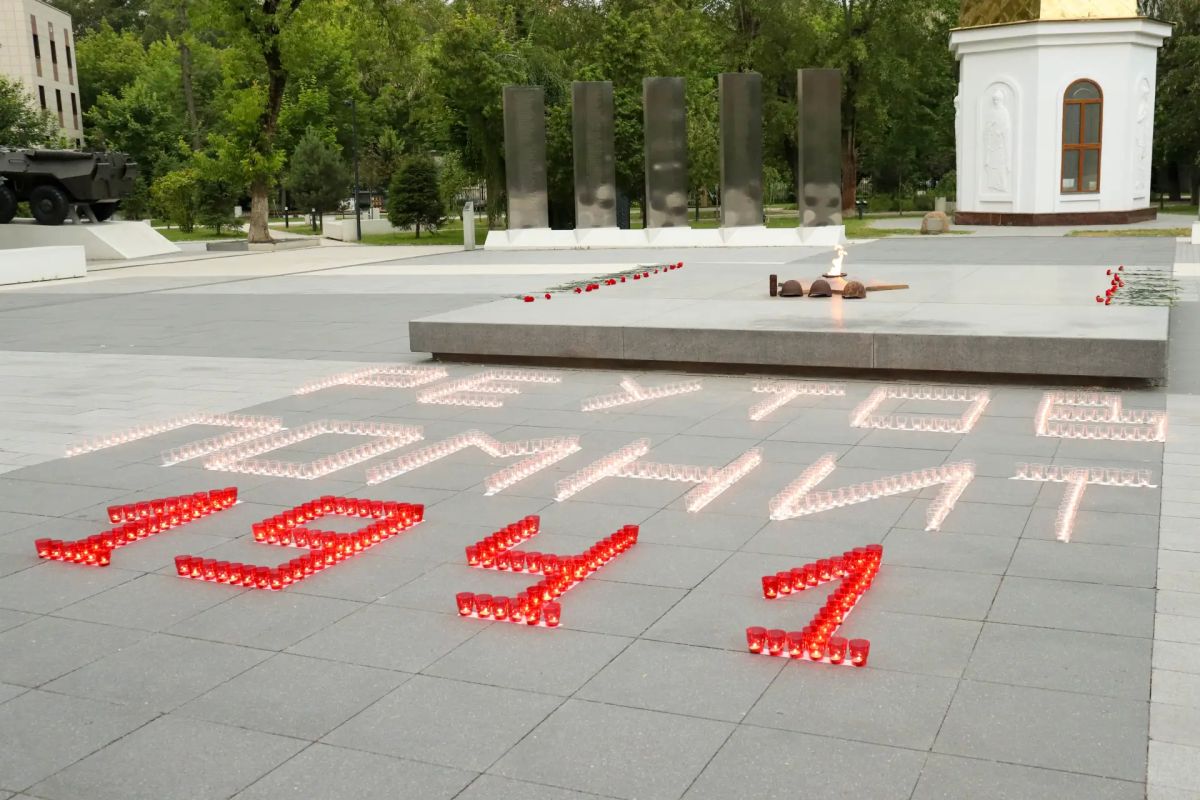 Ровно 85 лет назад началась Великая Отечественная война, которая продолжалась 1418 дней и унесла жизни более 27 миллионов советских граждан… Ровно 85 лет назад началась Великая Отечественная война, которая продолжалась 1418 дней и унесла жизни более 27 миллионов советских граждан…