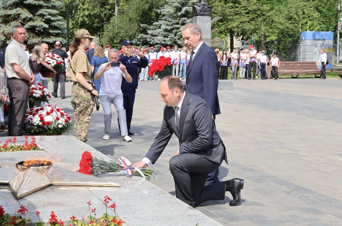 Сергей Мужальских: В сквере имени Героя Советского Союза В.Ф. Полякова принял участие в торжественной церемонии возложения цветов, посвящённой Дню памяти и скорби — дню начала Великой Отечественной войны Сергей Мужальских: В сквере имени Героя Советского Союза В.Ф. Полякова принял участие в торжественной церемонии возложения цветов, посвящённой Дню памяти и скорби — дню начала Великой Отечественной войны