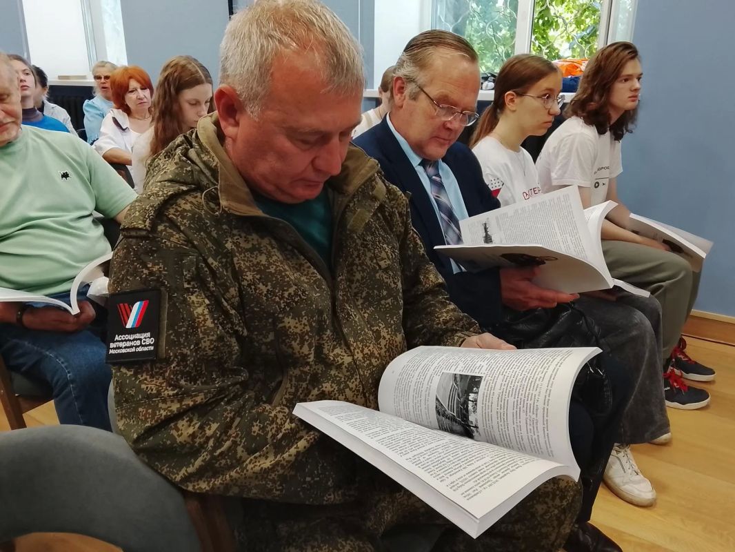 В Раменской библиотеке состоялась презентация седьмого тома книги «Без вести павшие» В Раменской библиотеке состоялась презентация седьмого тома книги «Без вести павшие»