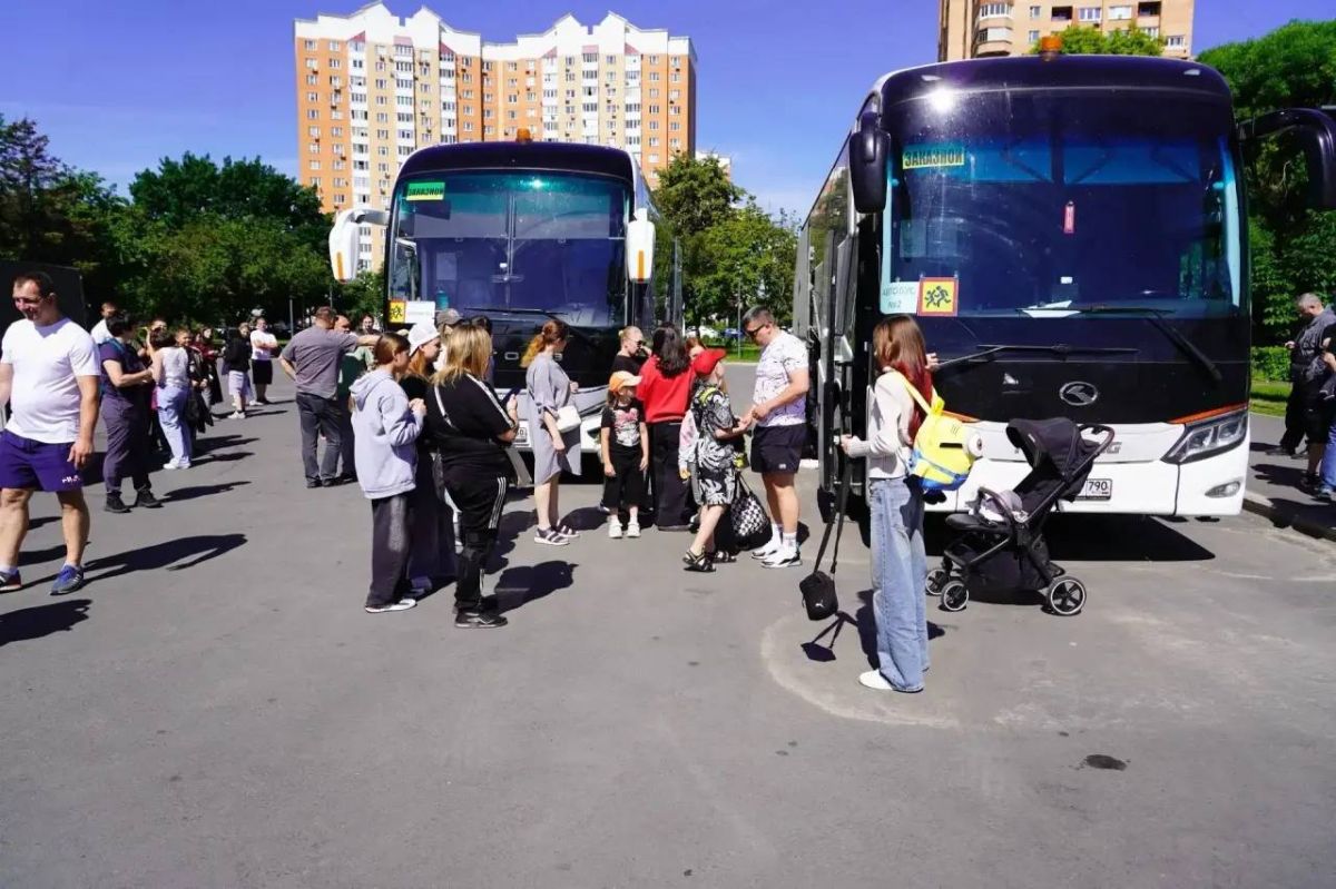 Дети из Подольска, оказавшиеся в трудной жизненной ситуации, отправились на вторую смену в лагерь «Зарница» Дети из Подольска, оказавшиеся в трудной жизненной ситуации, отправились на вторую смену в лагерь «Зарница»