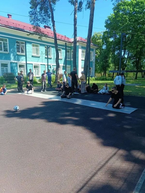 В санатории Серпухова прошло спортивное мероприятие для юных волонтёров при участии тренера сборной Московской области по голболу В санатории Серпухова прошло спортивное мероприятие для юных волонтёров при участии тренера сборной Московской области по голболу