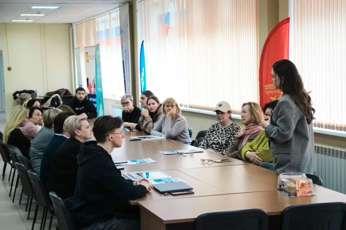 В Серпухове депутат Диана Алумянц встретилась с коллективом дворца молодежи «Дружба» В Серпухове депутат Диана Алумянц встретилась с коллективом дворца молодежи «Дружба»