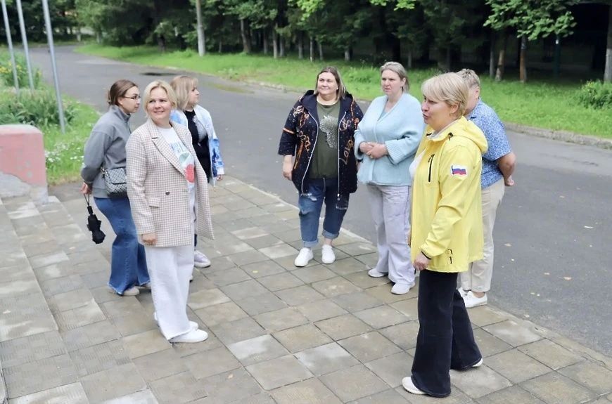 Родителям показали, как готовят школы и детсады к новому учебному году Родителям показали, как готовят школы и детсады к новому учебному году
