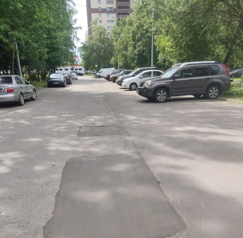 Безопасные дороги: в Долгопрудном продолжается ямочный ремонт Безопасные дороги: в Долгопрудном продолжается ямочный ремонт