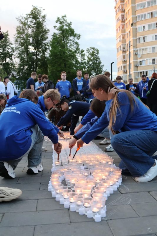 Сергей Мужальских: В сквере имени Героя Советского Союза Владимира Фомича Полякова состоялась патриотическая акция «Огненные картины памяти», посвящённая Дню памяти и скорби Сергей Мужальских: В сквере имени Героя Советского Союза Владимира Фомича Полякова состоялась патриотическая акция «Огненные картины памяти», посвящённая Дню памяти и скорби