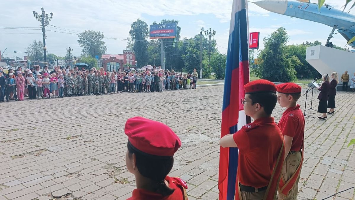 В День памяти и скорби у монумента «Тыл — фронту» состоялся торжественный митинг, приуроченный к 85-й годовщине начала Великой Отечественной войны В День памяти и скорби у монумента «Тыл — фронту» состоялся торжественный митинг, приуроченный к 85-й годовщине начала Великой Отечественной войны