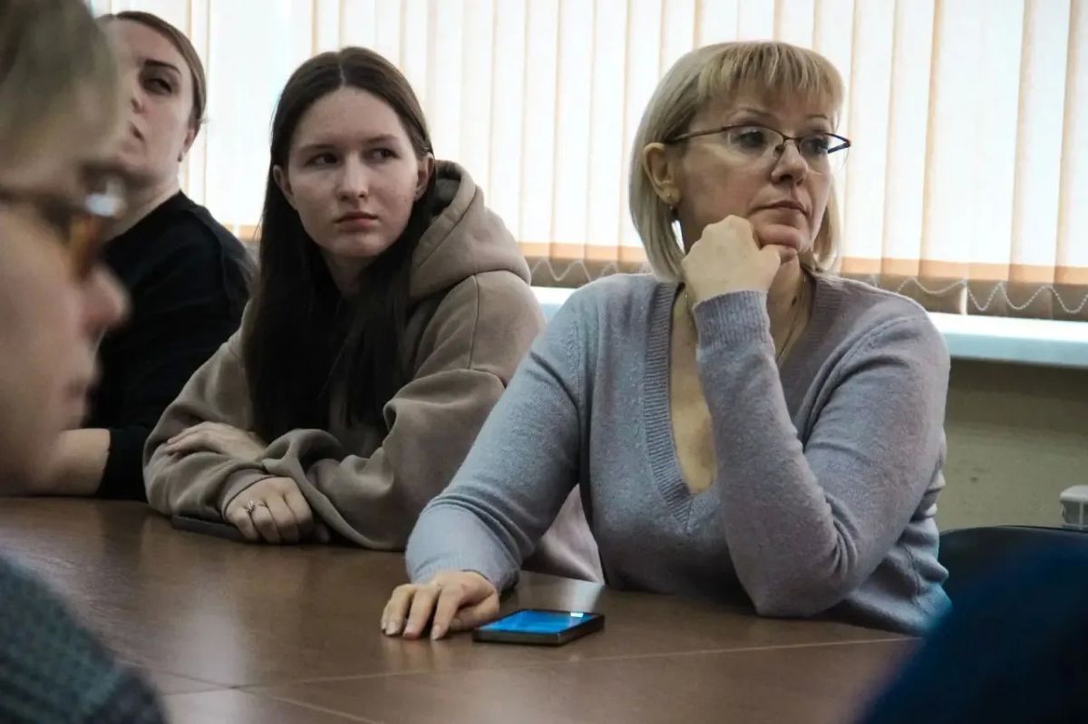 В Серпухове депутат Диана Алумянц встретилась с коллективом дворца молодежи «Дружба» В Серпухове депутат Диана Алумянц встретилась с коллективом дворца молодежи «Дружба»
