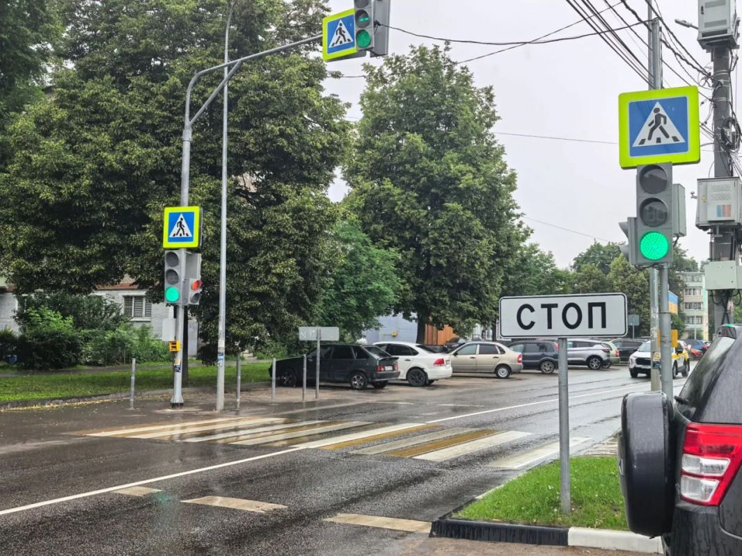 На улице Гагарина в Коломне с понедельника, 22 июня, заработали сразу два новых светофора На улице Гагарина в Коломне с понедельника, 22 июня, заработали сразу два новых светофора