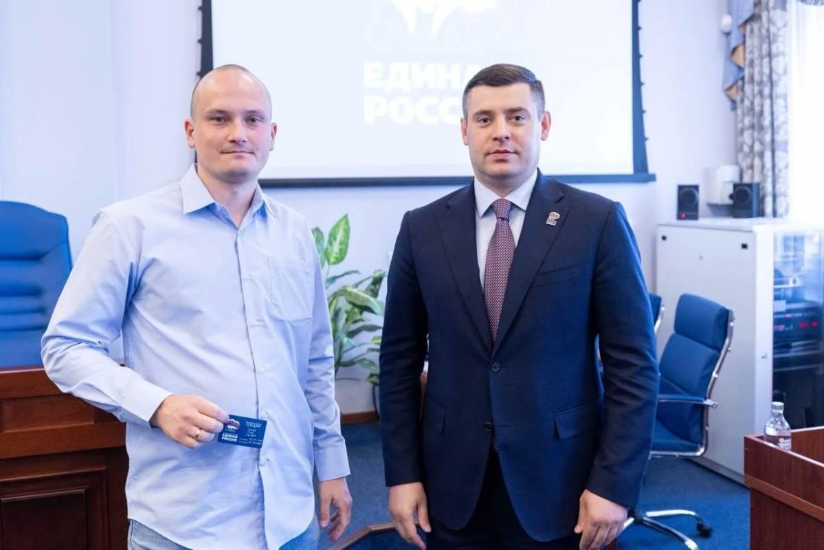 Григорий Артамонов: Сразу десять новых членов пополнили ряды Единой России в Подольске Григорий Артамонов: Сразу десять новых членов пополнили ряды Единой России в Подольске