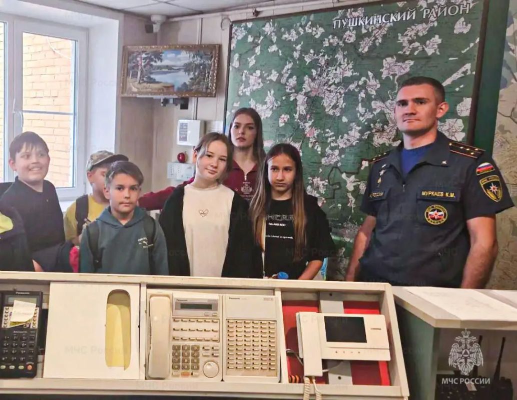 В Пушкино прошла увлекательная экскурсия в 40 пожарно-спасательную часть В Пушкино прошла увлекательная экскурсия в 40 пожарно-спасательную часть