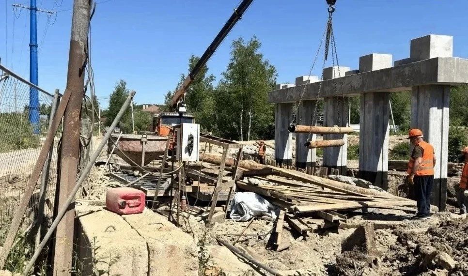 "Строительство дублёра Пятницкого шоссе приостановлено" "Строительство дублёра Пятницкого шоссе приостановлено"