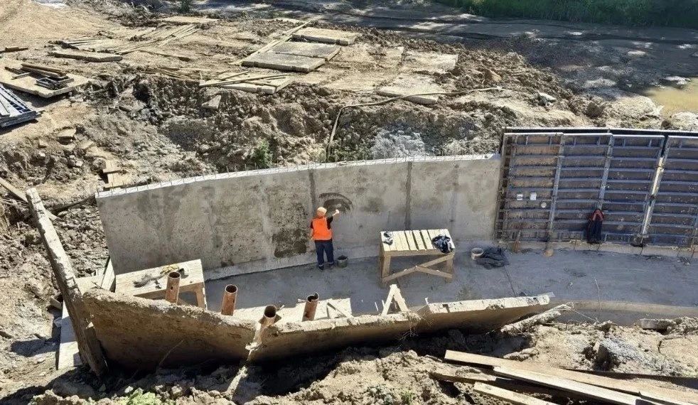 "Строительство дублёра Пятницкого шоссе приостановлено"