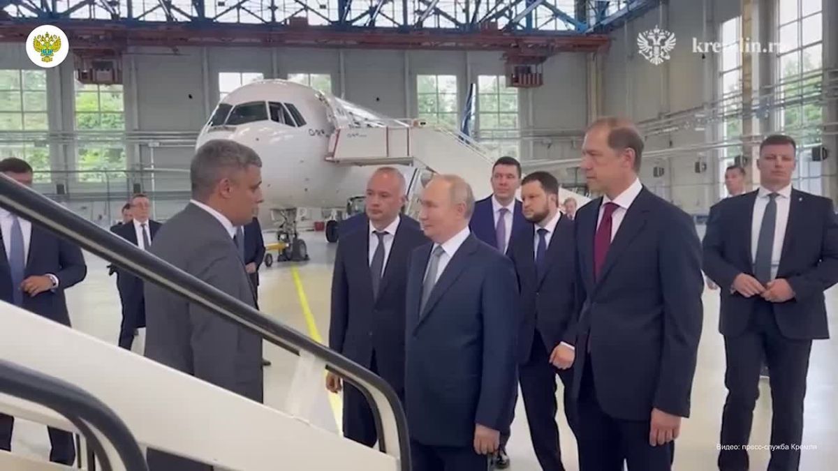 Владимир Путин посетил Летно-исследовательский институт имени М.М.Громова в подмосковном Жуковском