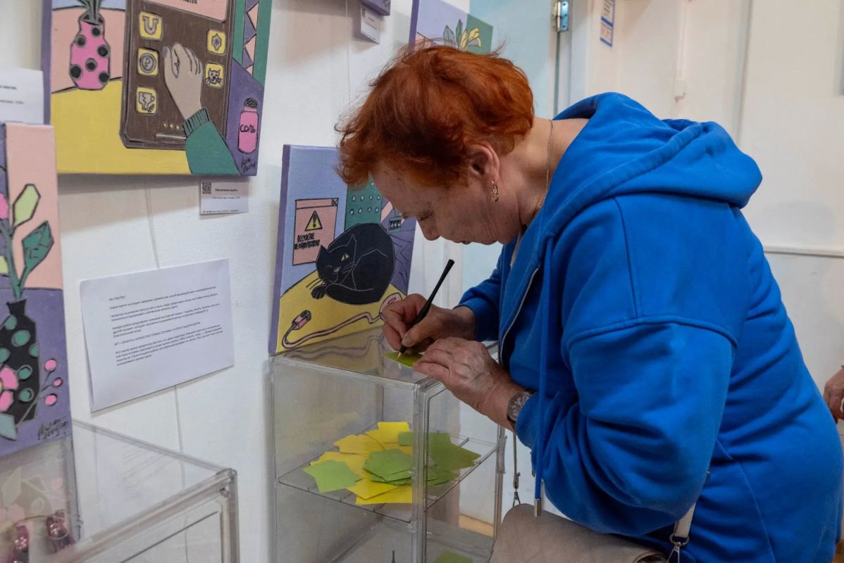 Жители Реутова прикоснулись к философской живописи Жители Реутова прикоснулись к философской живописи