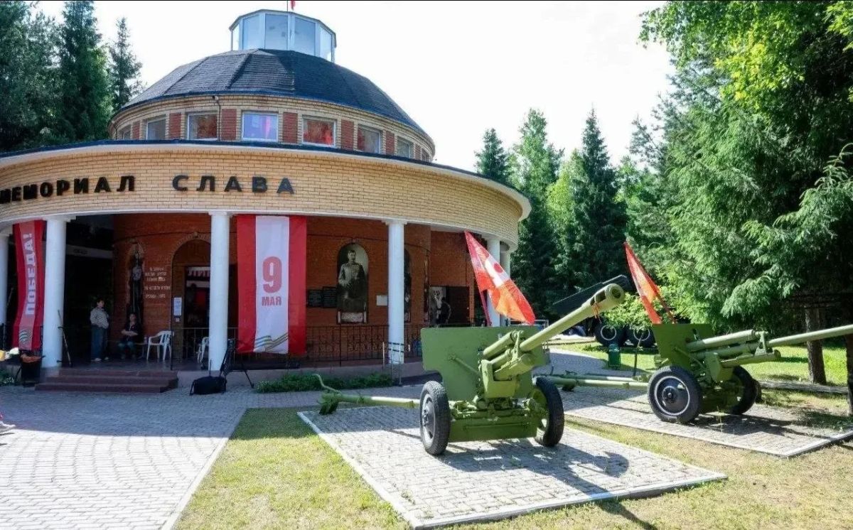 В деревне Станки у мемориала «Слава» стартовал трёхдневный полевой лагерь для воспитанников военно-патриотического объединения «Слава»