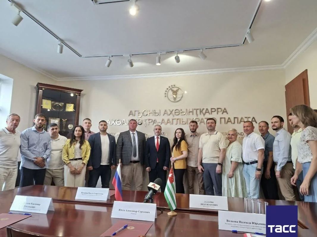 Многоотраслевая международная бизнес-миссия РФ проходит в Абхазии, предприниматели из Краснодарского края и Московской области устанавливают прямые контакты с предприятиями и бизнесменами республики, передает корреспондент...