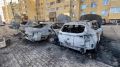 Выгоревшие фары, стёкла и колёса — страшные последствия пожара во дворе 2-й Институтской улицы в Мытищах