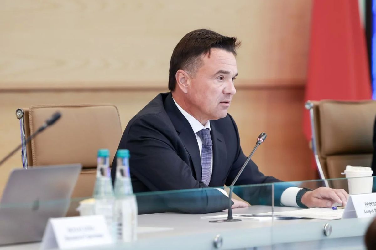 Андрей Воробьев: Сегодня провели заседание комиссии Госсовета по направлению «Экономика данных» вместе с помощником Президента, секретарем Госсовета Алексеем Дюминым, вице-премьером — руководителем Аппарата Правительства РФ... Андрей Воробьев: Сегодня провели заседание комиссии Госсовета по направлению «Экономика данных» вместе с помощником Президента, секретарем Госсовета Алексеем Дюминым, вице-премьером — руководителем Аппарата Правительства РФ...