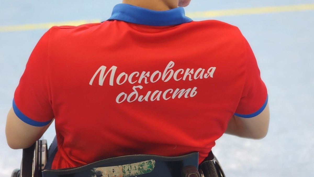 Подаёт мяч и пример: чемпион мира по паратеннису Вадим Обухов из Пушкино тренирует будущих звёзд Подаёт мяч и пример: чемпион мира по паратеннису Вадим Обухов из Пушкино тренирует будущих звёзд