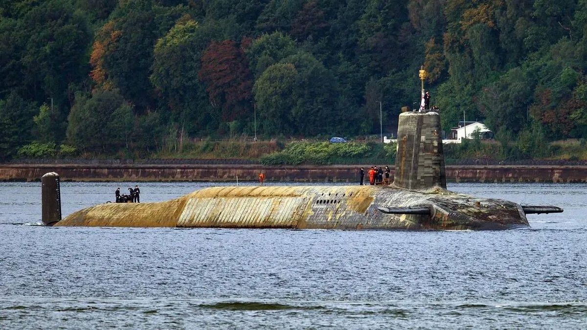 WarGonzo: Британский флот застрял в доках пока Королевство строит виртуальные бастионы в Антлантике