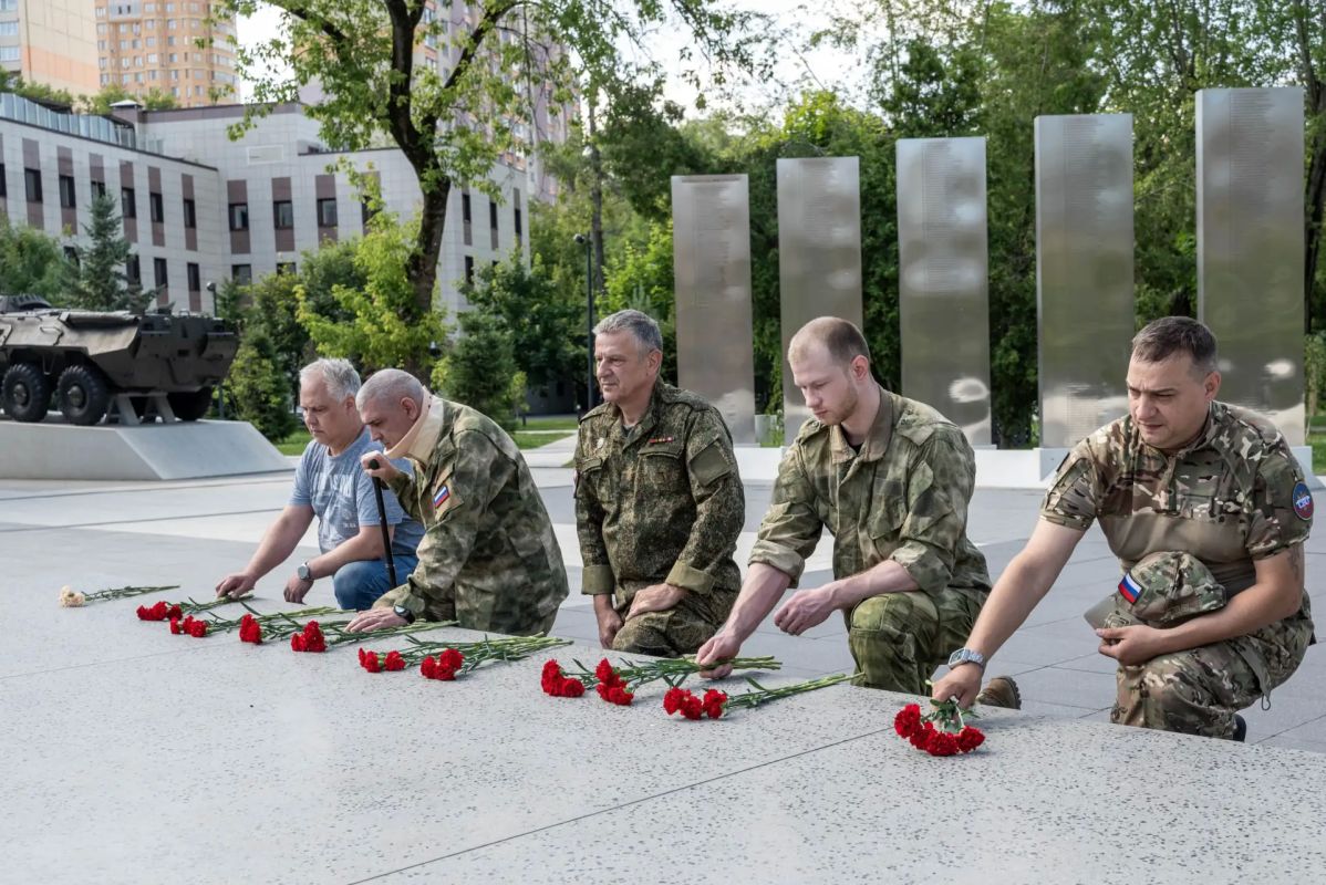 Реутовские ветераны почтили память погибших героев Реутовские ветераны почтили память погибших героев