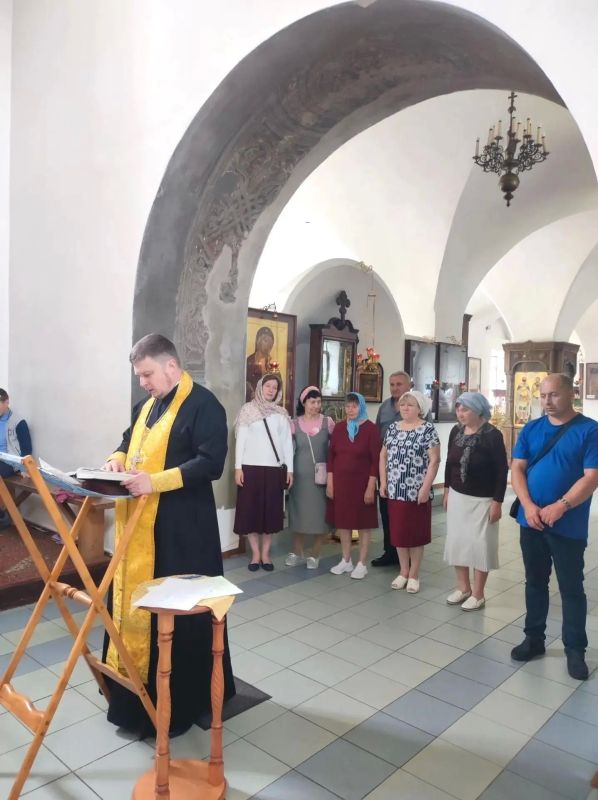 Первые выпускники богословских курсов получили свидетельства в Успенском храме Малино Первые выпускники богословских курсов получили свидетельства в Успенском храме Малино