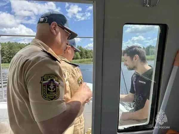Безопасность на воде: инспекторы ГИМС провели рейд по водоемам Подмосковья Безопасность на воде: инспекторы ГИМС провели рейд по водоемам Подмосковья