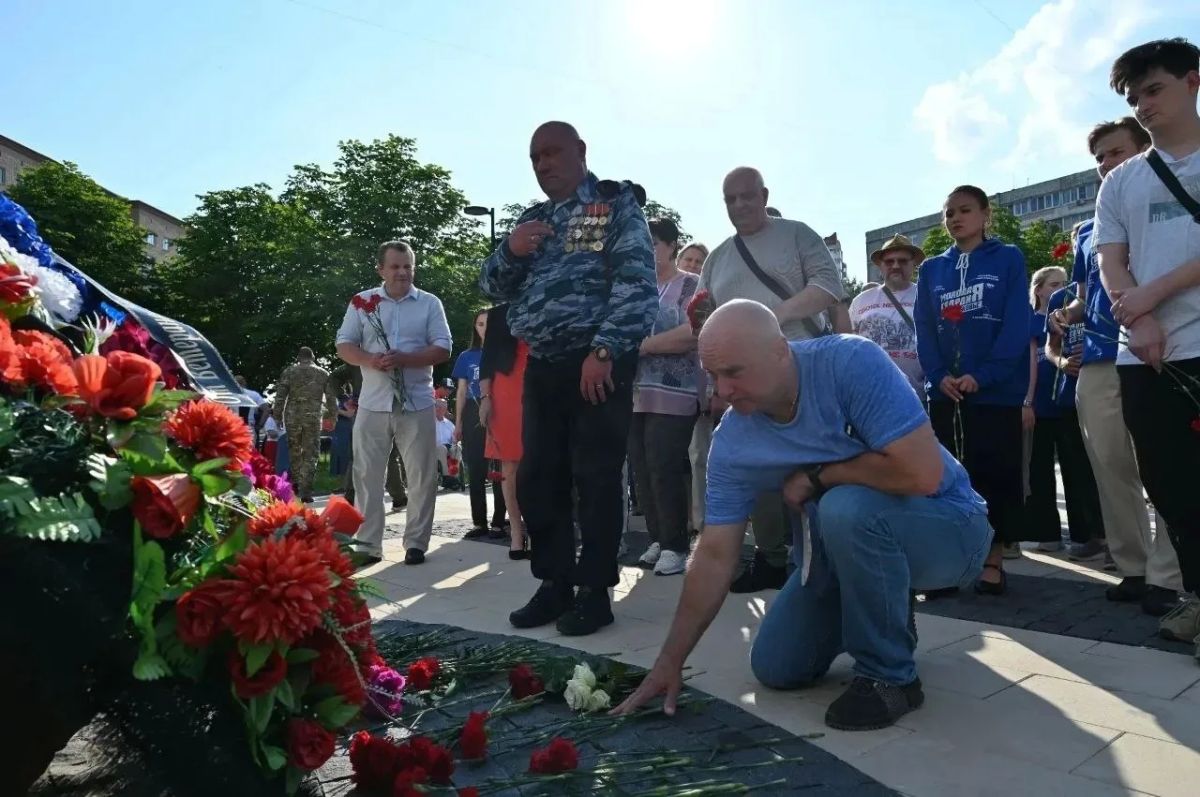 В День ветеранов боевых действий почтили память тех, кто ценой своей жизни сохранил нам мирное небо В День ветеранов боевых действий почтили память тех, кто ценой своей жизни сохранил нам мирное небо